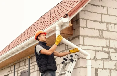 Pose et remplacement de gouttières à Rainville